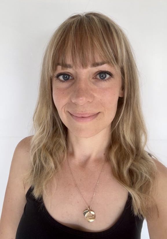 Annabelle Rousseau Doula photo d'identité d'Annabelle Rousseau doula et accompagnante à la parentalité